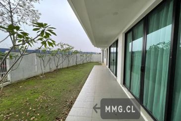 Duta Villa, Setia Alam