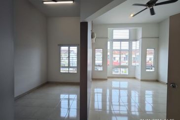 Setia Indah 9, Setia Alam