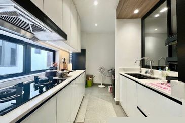 Zeyheri, Setia Utama 2