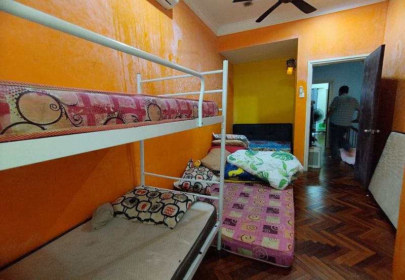 Renovated BelowMV Teres 2 Tingkat Taman Kristal Dengkil