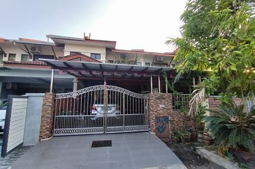 Renovated BelowMV Teres 2 Tingkat Taman Kristal Dengkil