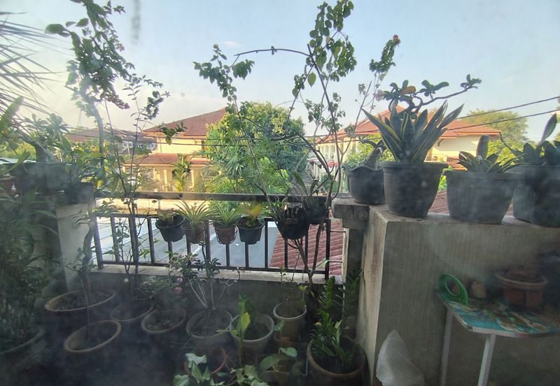 Renovated BelowMV Teres 2 Tingkat Taman Kristal Dengkil