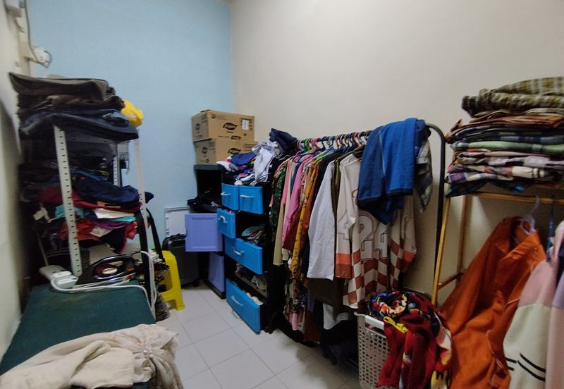 Renovated BelowMV Teres 2 Tingkat Taman Kristal Dengkil