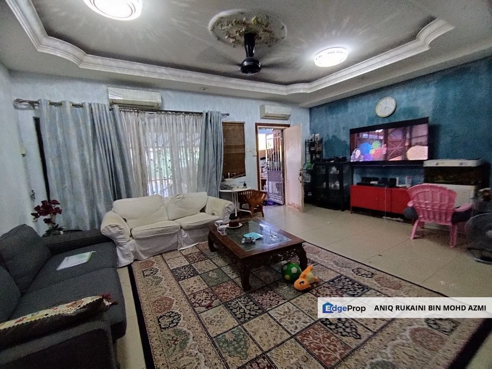 Renovated BelowMV Teres 2 Tingkat Taman Kristal Dengkil, Selangor, Dengkil