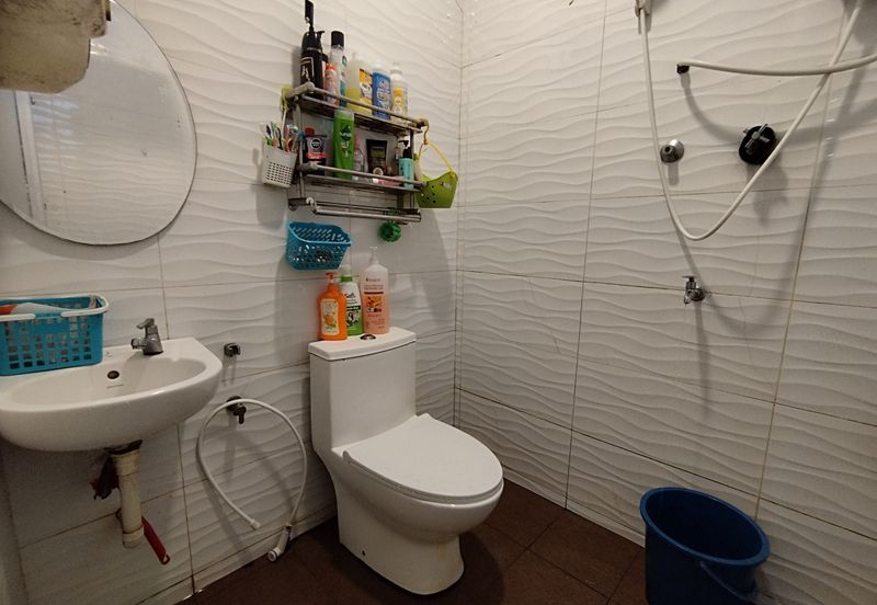 Renovated BelowMV Teres 2 Tingkat Taman Kristal Dengkil