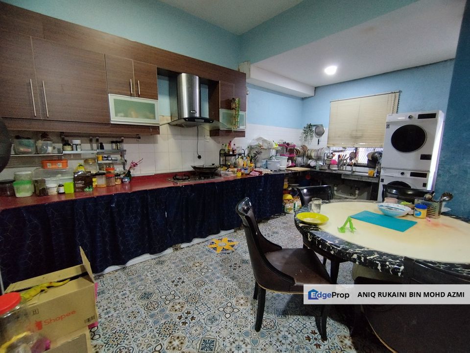 Renovated BelowMV Teres 2 Tingkat Taman Kristal Dengkil, Selangor, Dengkil