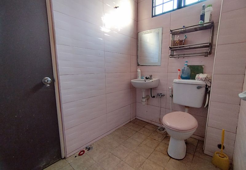 Renovated BelowMV Teres 2 Tingkat Taman Kristal Dengkil