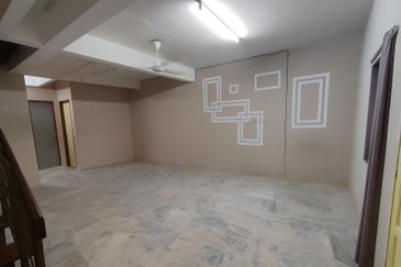 Seksyen 2 Bandar Bukit Mahkota