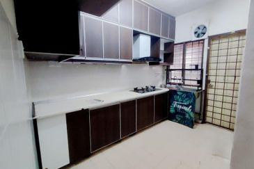 Seksyen 2 Bandar Bukit Mahkota