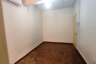 Seksyen 2 Bandar Bukit Mahkota