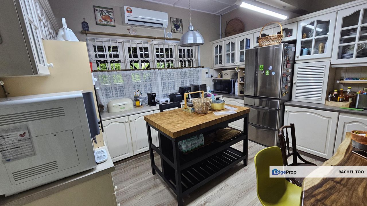 SS12, Subang Jaya 2-storey bungalow landscaped garden and well kept, Selangor, Subang Jaya