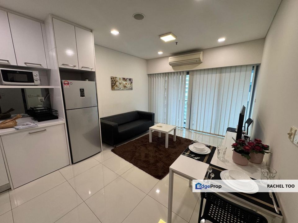 Mercu Summer Suites, KLCC 1R1B fully furnished well kept unit ROI 4.5%, Kuala Lumpur, KL City