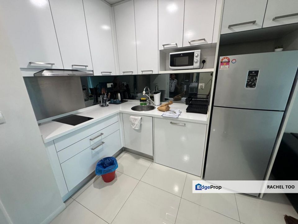 Mercu Summer Suites, KLCC 1R1B fully furnished well kept unit ROI 4.5%, Kuala Lumpur, KL City