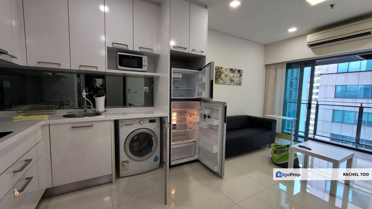 Mercu Summer Suites, KLCC 1R1B fully furnished well kept unit ROI 4.5%, Kuala Lumpur, KL City