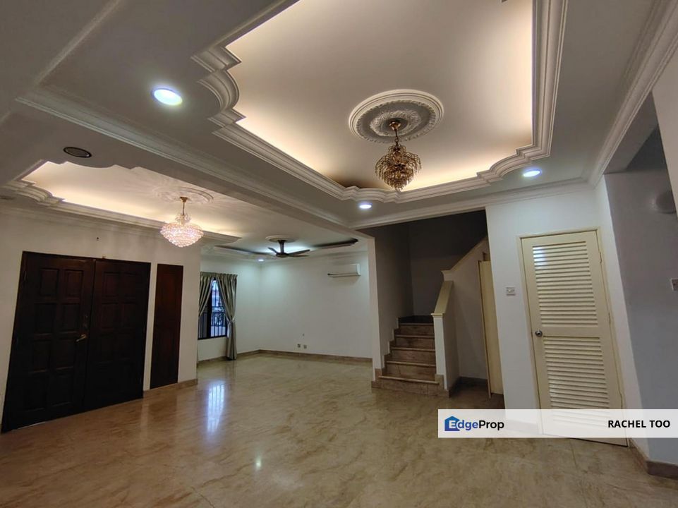 USJ 20, USJ 2-storey endlot kitchen extended & big side land & gated guarded for sale, Selangor, USJ