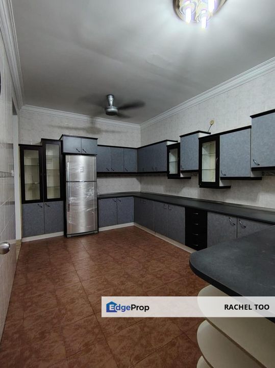 USJ 20, USJ 2-storey endlot kitchen extended & big side land & gated guarded for sale, Selangor, USJ