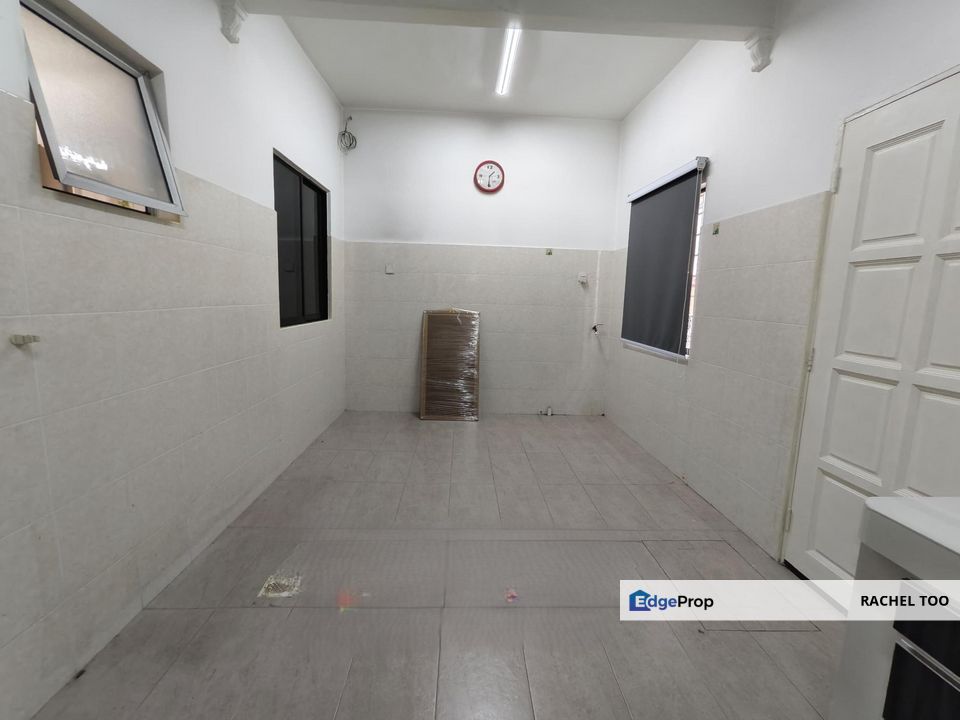 Taman Bukit Subang 2sty house ground & 1st floor fully extended, Selangor, Shah Alam