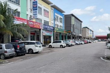 Jalan Gelang Patah