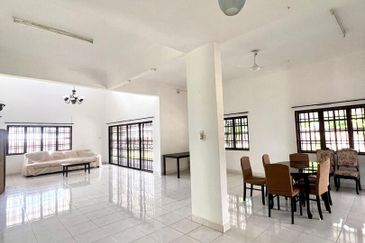 Palm Villa Golf Resort Double Storey Bungalow House For Sale