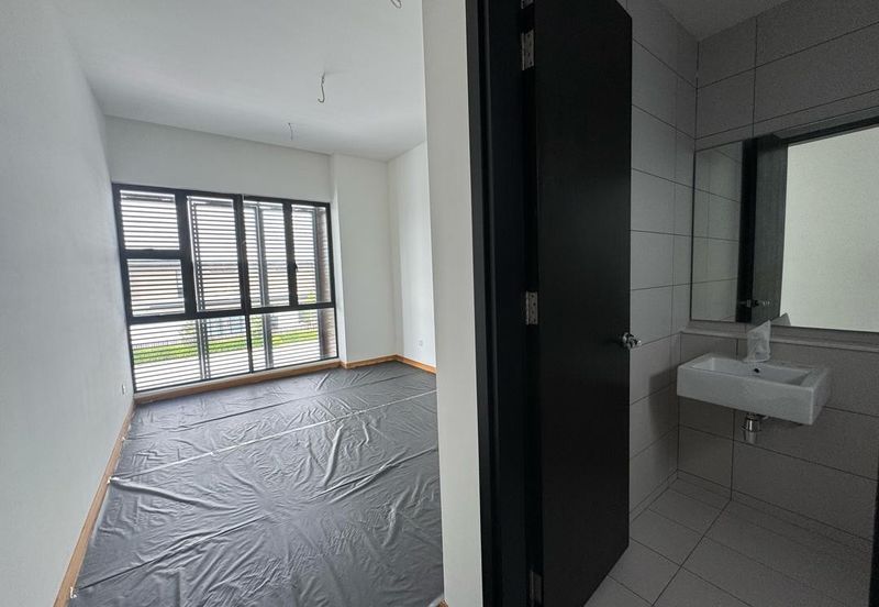 Senibong Cove Waterway Residences