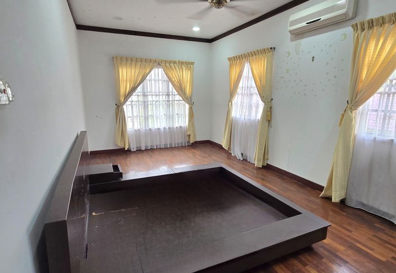IOI Palm Villa Residence Double Storey Bungalow House For Sale / Rent