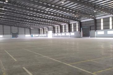 West Port, Pulau Indah