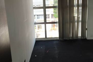 3 storey Semi D Factory for Sale/Rent@ Bukit Jelutong, Shah Alam, Glenmarie