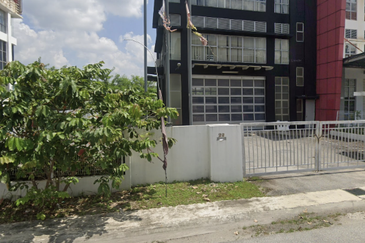 3 storey Semi D Factory for Sale/Rent@ Bukit Jelutong, Shah Alam, Glenmarie