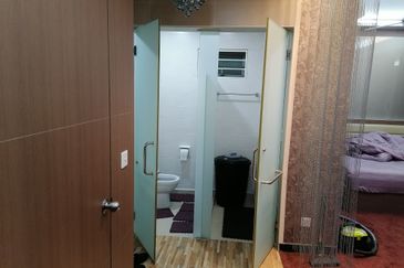 Tropicana City Tropics