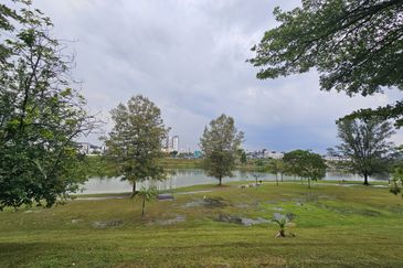 Avenue 2, Lake Valley