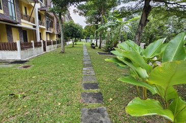 Avenue 2, Lake Valley