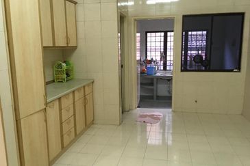 SL 4, Bandar Sungai Long