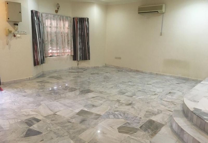 SL 4, Bandar Sungai Long