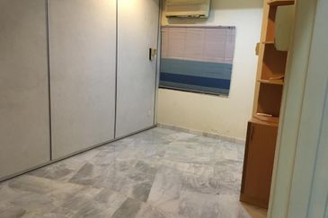 SL 4, Bandar Sungai Long