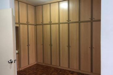 SL 4, Bandar Sungai Long