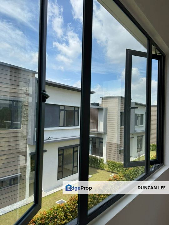 1½ Stry Townhouse(corner+extra land)  Diamond City @ Semenyih
, Selangor, Semenyih