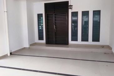 SemiD 2 Tkt berhampiran pantai-Punggai Kota Tinggi