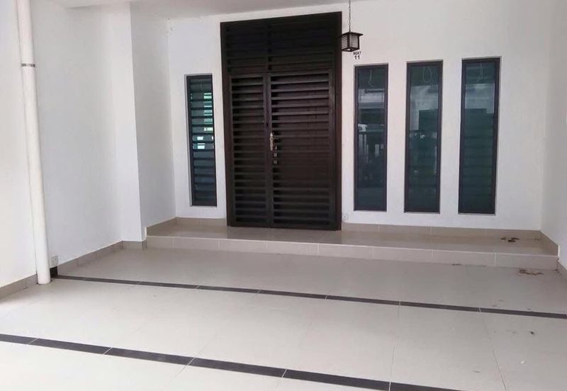 SemiD 2 Tkt berhampiran pantai-Punggai Kota Tinggi