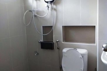 SemiD 2 Tkt berhampiran pantai-Punggai Kota Tinggi