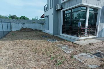 SemiD 2 Tkt berhampiran pantai-Punggai Kota Tinggi