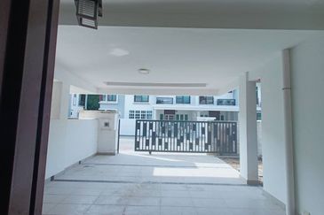 SemiD 2 Tkt berhampiran pantai-Punggai Kota Tinggi