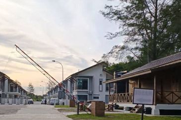 SemiD 2 Tkt berhampiran pantai-Punggai Kota Tinggi