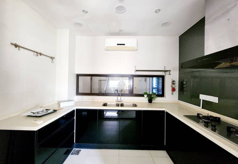 Mozart, Symphony Hills