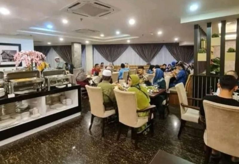 HOTEL FOR SALE : 114 rooms 3* KL city hotel, selling below market price