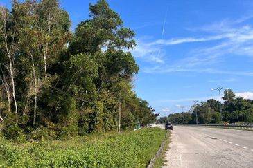 TANAH  2 EKAR  MUKIM PAHANG TUA  Tanah Putih (PEKAN PAHANG)
