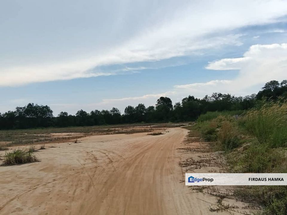 FOR SALE – AGRI LAND ZONING MEDIUM INDUSTRIAL LAND, BATU PAHAT (MINYAK BEKU), Johor, Batu Pahat
