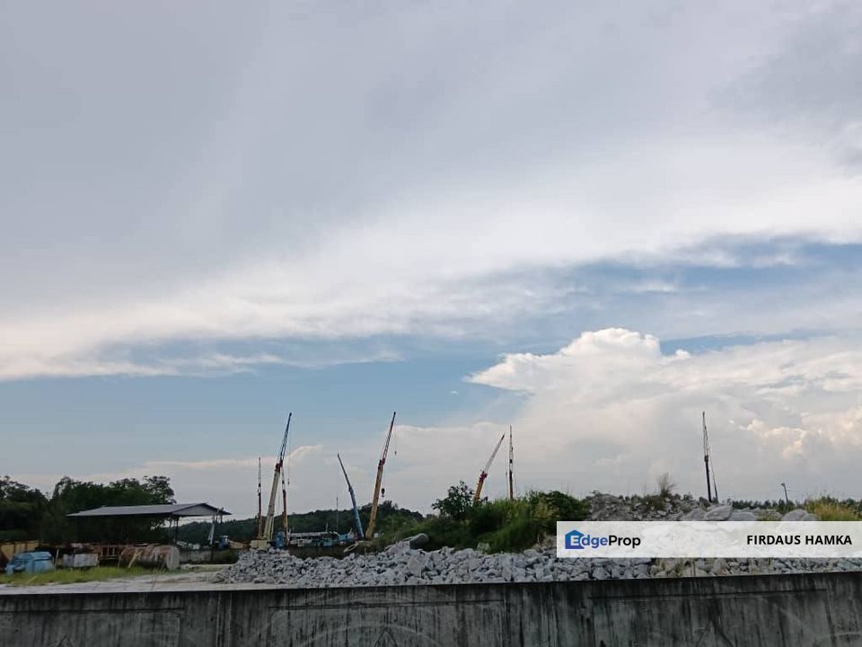 FOR SALE – AGRI LAND ZONING MEDIUM INDUSTRIAL LAND, BATU PAHAT (MINYAK BEKU), Johor, Batu Pahat