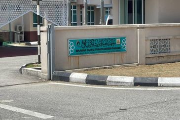 Jalan Seberang Balok