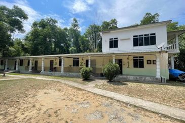 Jalan Seberang Balok