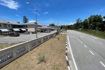 Jalan Seberang Balok